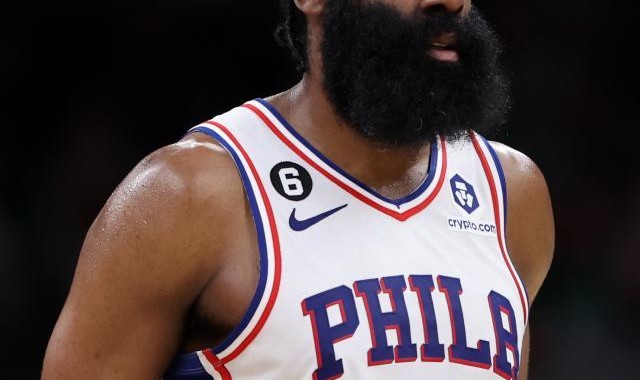 硬刚！消息源重申哈登要走：他不打算去费城报到