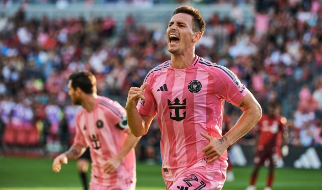 云体育入口-记者：阿连德愿意接受一份“低薪”，来再次与梅西并肩作战