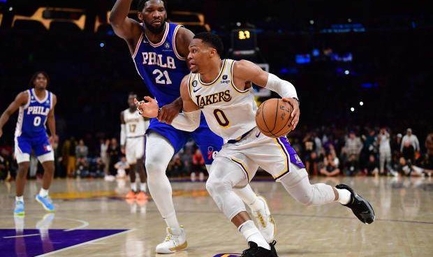 kaiyun-最后一攻潦草收场！韦少被犯规？哈姆坚持不喊暂停