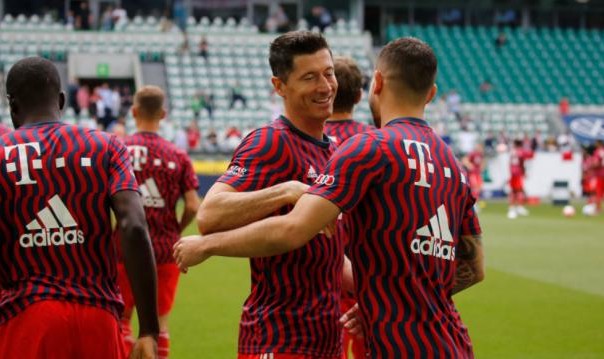 【德甲】斯塔尼希奇莱万破门 拜仁客场2比2狼堡收官