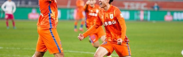 开云网页-【中超】莫伊塞斯点射宋龙百场破门 泰山2比0申花